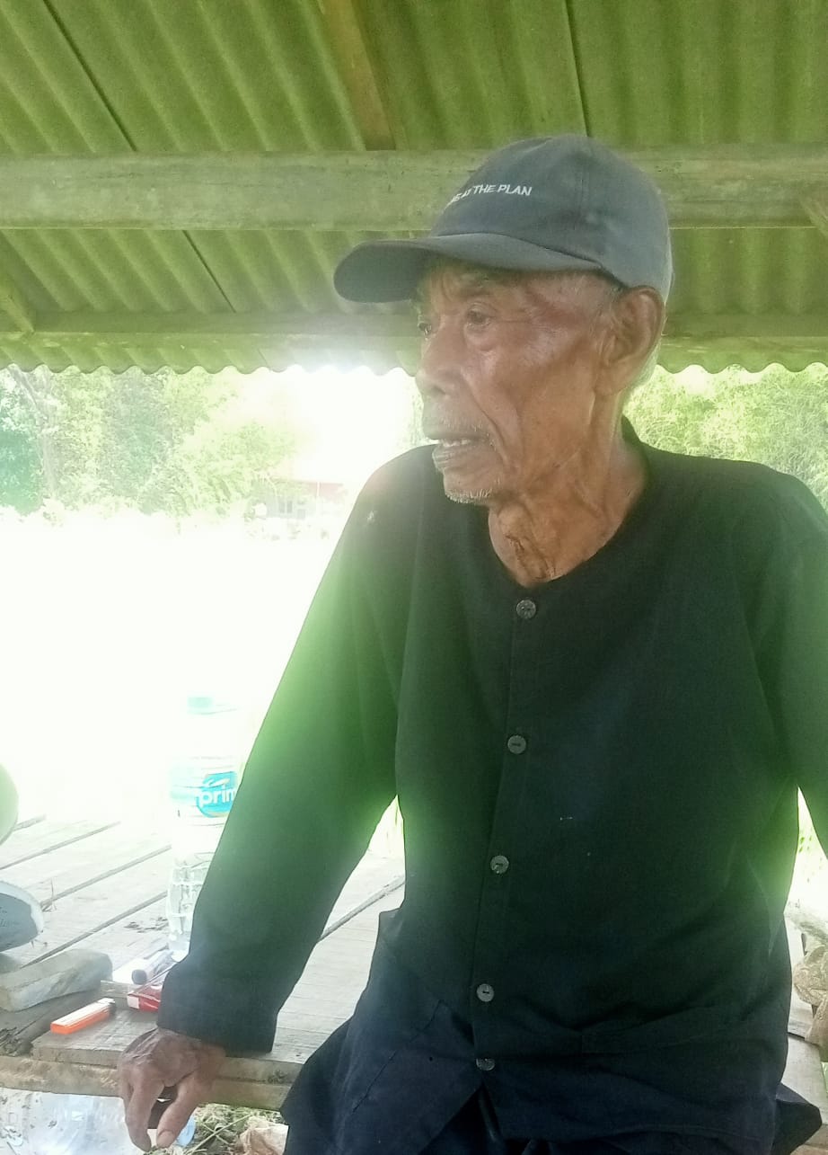 Bapak Uned (72) Ketua P3A SIGRA Desa Cisetu saat dikonfirmasi wartawan RIngsatu.id