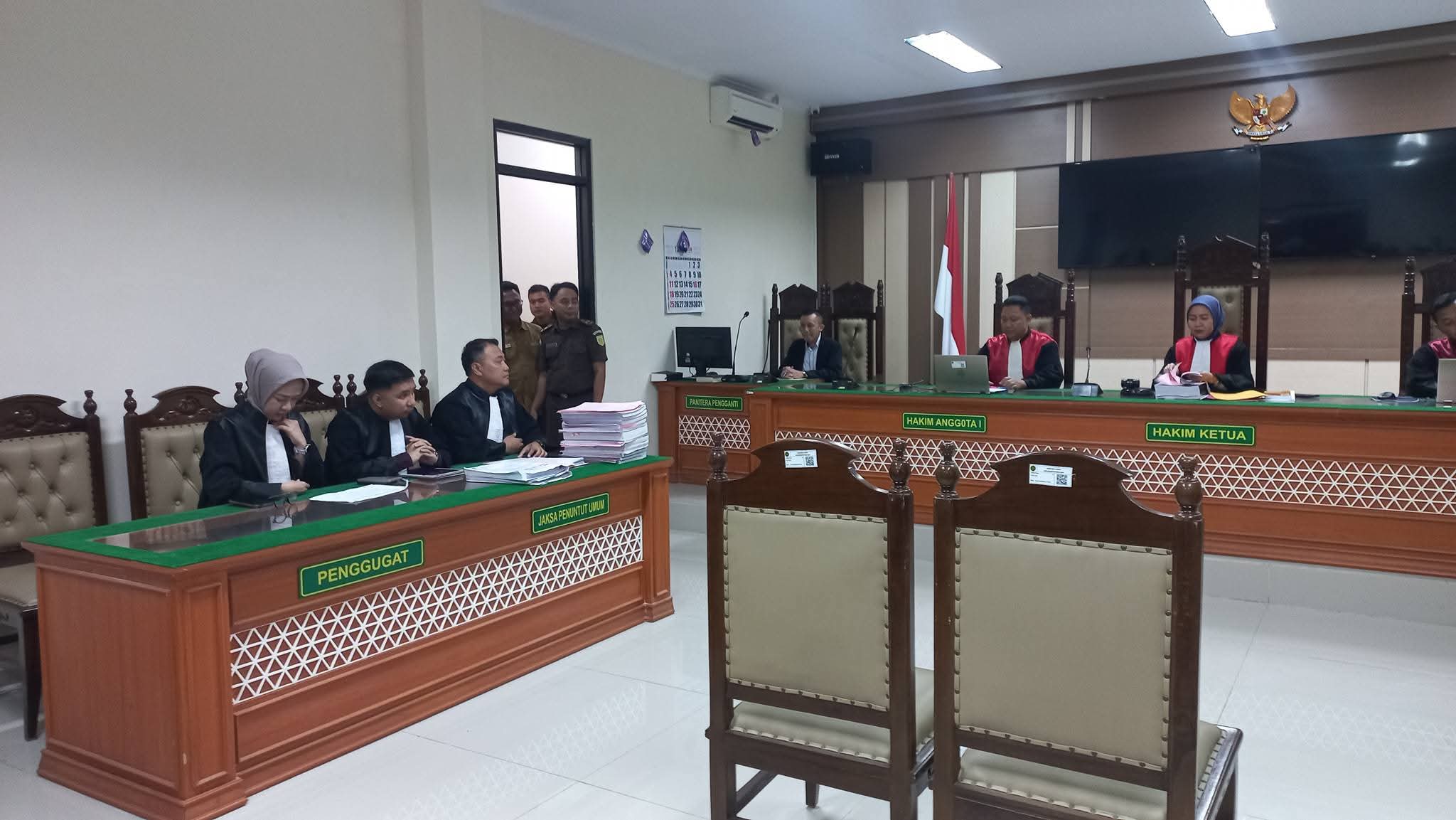 Suasana Persidangan Kasus Pembunuhan Berencana Yang Digelar PN Indramayu, Tim JPU yang di pimpin oleh Eko Supramurbada (Kasi Pidum)